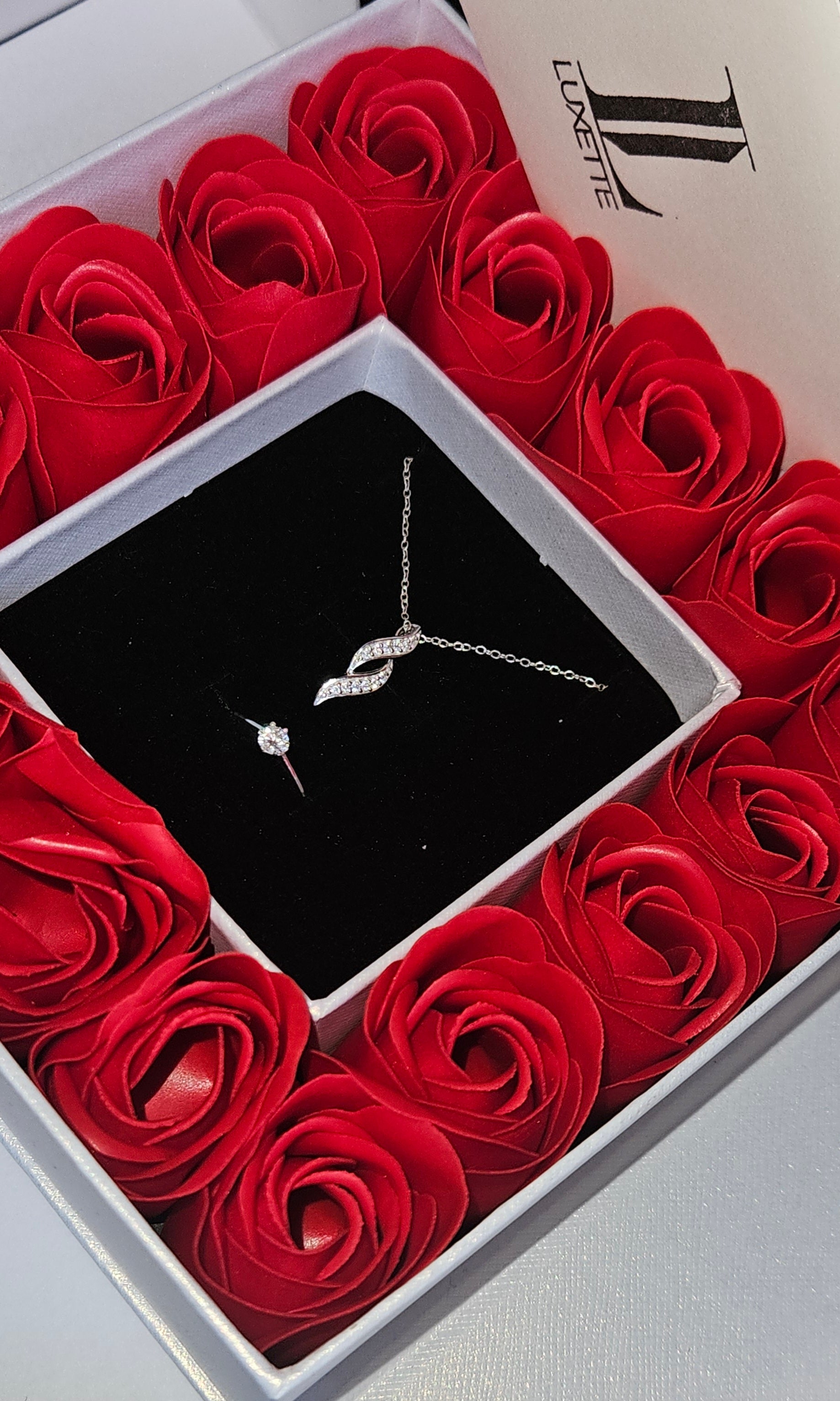 Rhodium - cirkónia köves ezüst ékszerszett